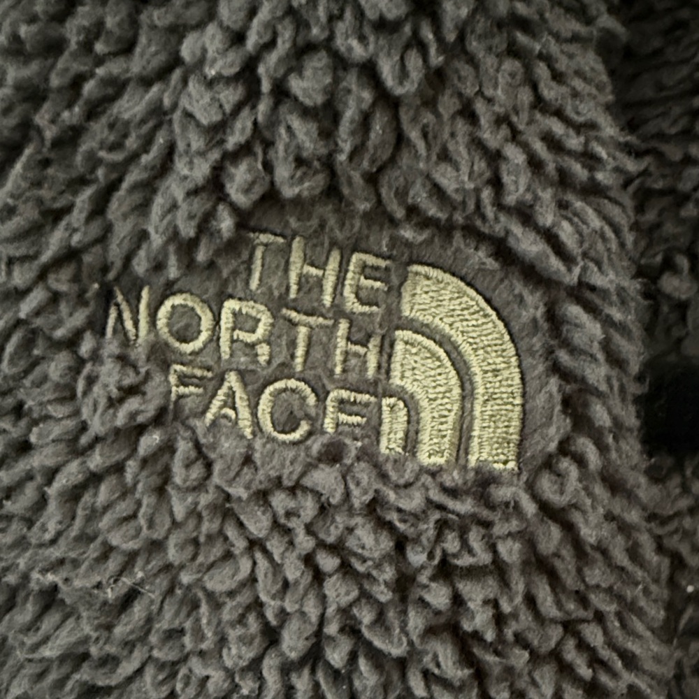The North Face Kids Camo Puffer Jacket - Black and Brown - reversible - Picture 9 of 11